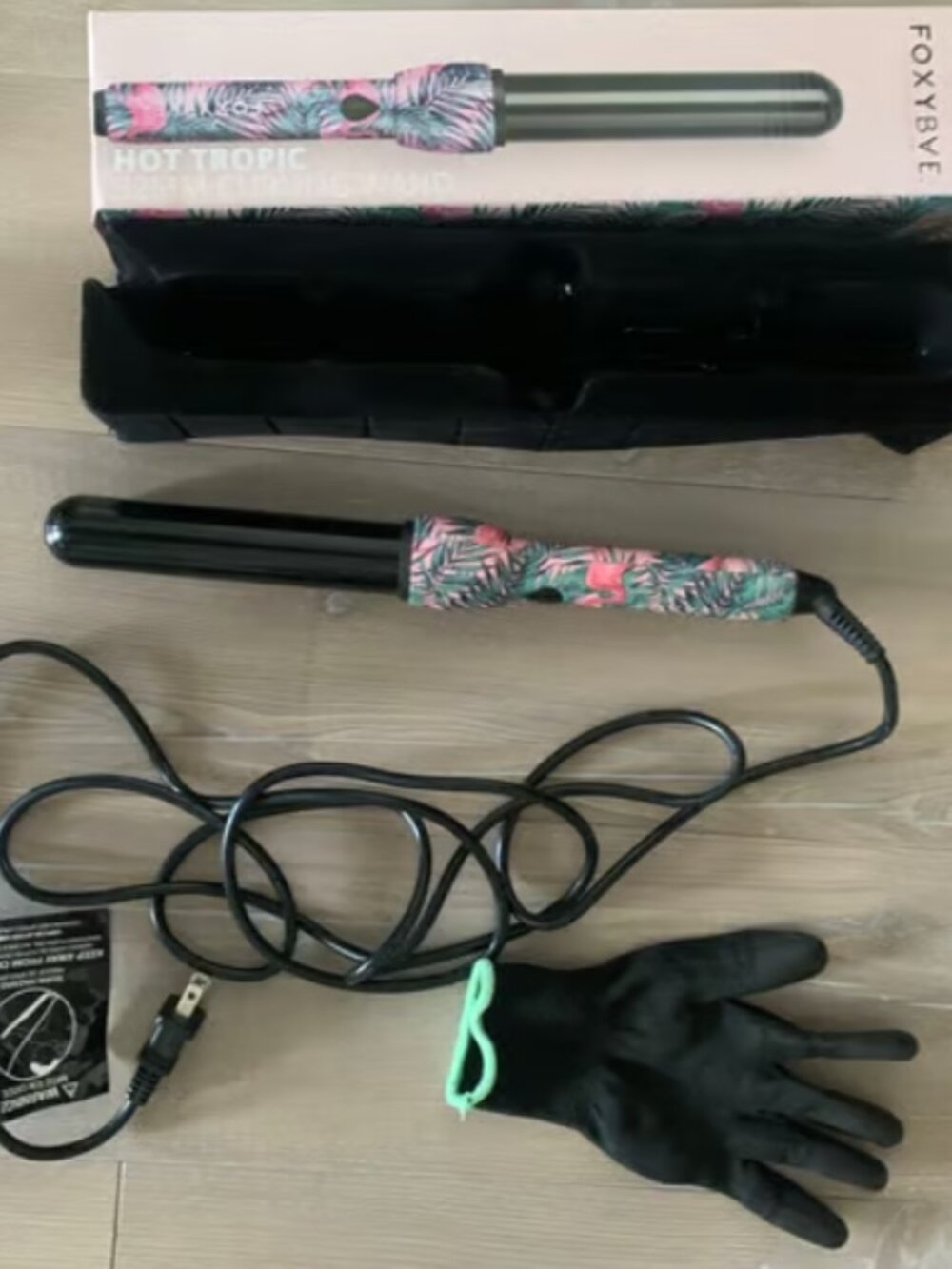Hot tropic FOXYBAE curling wand